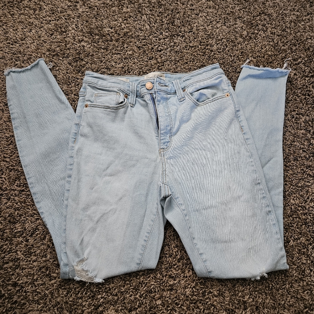 Universal Thread High Rise Lightwash Stretch Denim Skinny Jeans Size 4/27/R